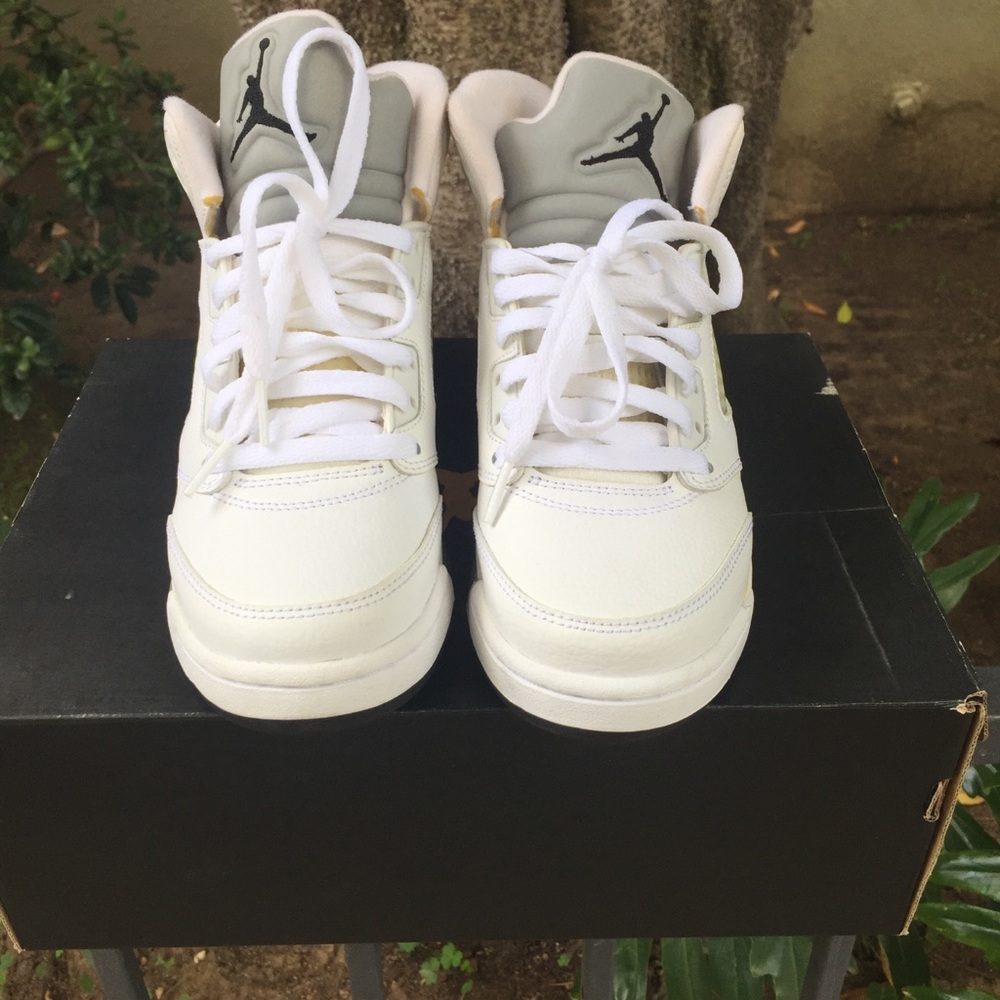 Nike Air Jordan 5 Retros (5Y) - Picture 3 of 5